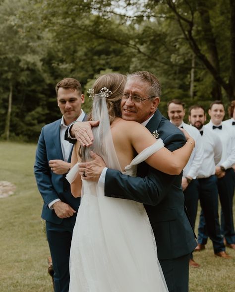 father + daughter moments 🥹 these are truly some of my favorite moments to capture during a wedding day. Seeing unconditional love from parents of the bride/groom always inspires me and reminds me to call my parents and just say “i love you” because life is simply too short 🕊️ this is why photography is so special - freezing precious moments in time. what a joy. Wedding Photography Parents, Father Daughter Wedding, Parents Of The Bride, Parents Wedding, Moments In Time, Wedding Vision, Ohio Wedding, Father Daughter, Dreamy Wedding