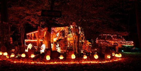 Halloween Camping Decorations, Rv Decorating Ideas, Campsite Decorating, Decorating Your Rv, Motorhome Accessories, Rv Decorating, Halloween Camping, Kid Friendly Halloween, Rustic Exterior