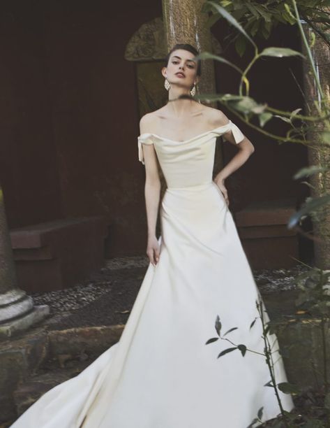 Bliss Monique Lhuillier Wedding Dress, Philipa Lepley Wedding Dress, Silk Taffeta Wedding Dress, Phillipa Lepley Wedding Dress, Silk Organza Wedding Dress, Phillipa Lepley, Taffeta Wedding Dress, Atelier Design, Couture Wedding Dress