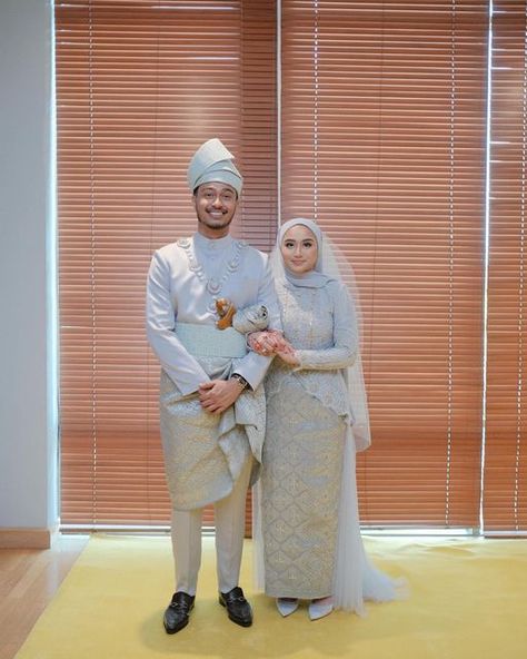 Baju Kahwin Songket, Wedding Songket, Songket Dress, Malay Wedding Dress, Nikah Decor, Nikah Outfit, Baju Kahwin, Nikah Dress, Bridal Gift Wrapping Ideas