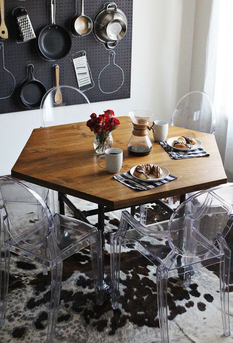 DIY Hexagon Table Pipe Leg Table, Diy Honeycomb, Hexagon Table, Diy Kitchen Table, Industrial Dining Table, Diy Pipe, Pipe Furniture, Pots Pans, Small Dining