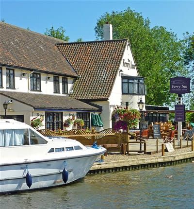 Hire the best boat or canoe in Norfolk Broads to explore the largest protected wetland in Norfolk now. Visit norfolkfishingblog.co.uk for more details. Affordable Honeymoon, Norfolk Uk, Norfolk Broads, Norfolk England, British Seaside, Great Yarmouth, Honeymoon Ideas, Best Boats, Boating