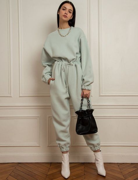 Pixie Market Sweatshirt Jumpsuit Mode Editorials, Shopping Wishlist, Grey Jumpsuit, Pixie Market, Coat Trends, Looks Street Style, Fashion Weeks, Black Dresses Casual, Mode Inspo