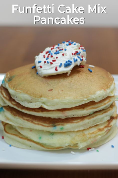 Confetti Pancakes, Funfetti Pancakes, Cake Mix Pancakes, Funfetti Cake Mix, Birthday Breakfast, How To Make Pancakes, Funfetti Cake, Homemade Breakfast, Christmas Breakfast