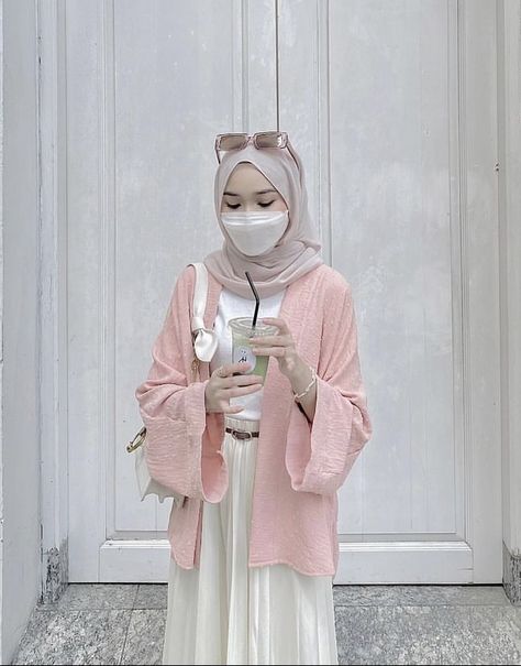 Pastel Hijab Outfit, Pink Hijab Outfit, Pink Outfits Aesthetic, Outfit Ideas Hijab, Pink Hijab, Outfit Korean Style, Muslimah Outfit, Cute Modest Outfits, Muslim Fashion Hijab Outfits