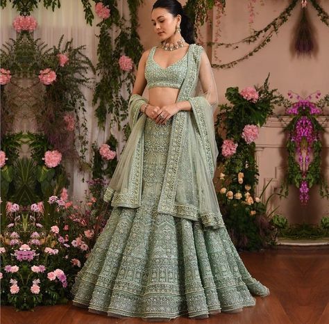 Sage Green Lengha Bridal, Holud Lehenga, Lehnga Style, Lehenga Ideas, Anjali Arora, Simple Anarkali, Engagement Jewellery, Fancy Lehenga, Dori Work