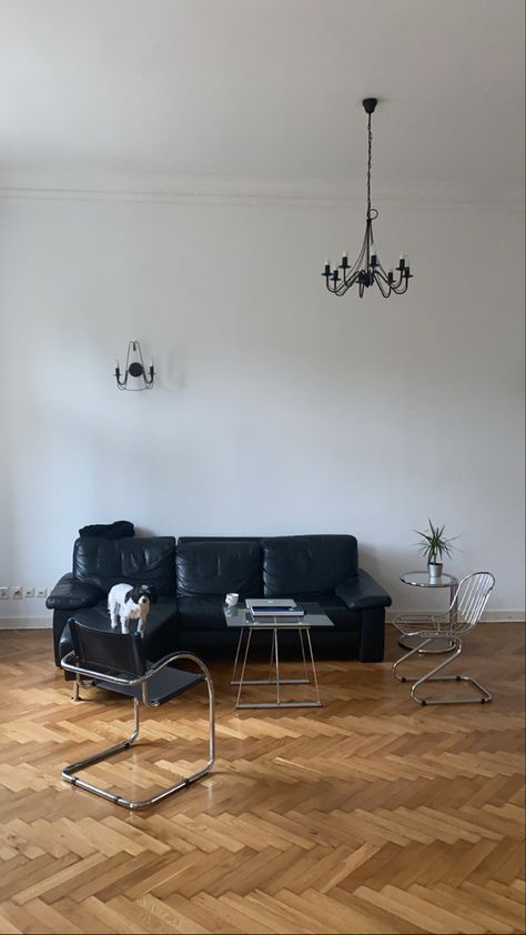 Black Leather Sofa Aesthetic, Black Leather Couch Aesthetic, 90's Decor, Black Leather Sofa Living Room, Black Leather Couch Living Room, Leather Couch Decorating, 80s Living Room, Small Leather Sofa, Leather Couch Living Room Decor