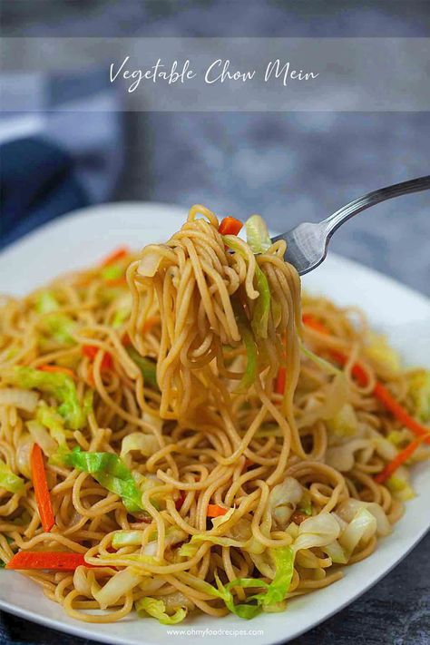 Low Mein Recipe, Vegetable Chow Mein Recipe, Chinese Chow Mein Recipe, Chinese Stir Fry Noodles, Homemade Chow Mein, Chow Mein Recipe Vegetable, Stir Fry With Vegetables, Stir Fried Noodles, Noodles Stir Fry