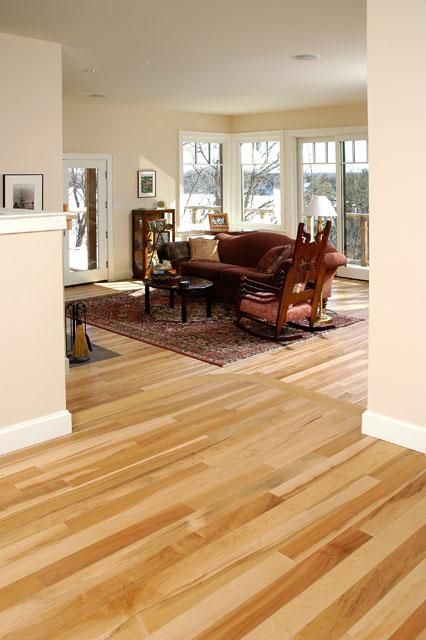 Big Living Room Decor, Maple Wood Flooring, Best Wall Colors, Paint House, Hardwood Floor Colors, Living Room Wood Floor, Living Room Wall Color, Maple Floors, Room Wall Colors