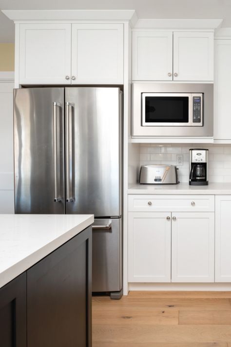 Shaker Cabinets With Crown Molding To Ceiling, Crown Molding For Shaker Cabinets, White Kitchen Cabinets With Crown Molding, Crown Molding On Shaker Kitchen Cabinets, Shaker Cabinet Molding, Shaker Cabinet Crown Molding, Modern Crown Molding On Kitchen Cabinets, Shaker Cabinets With Crown Molding, Cabinet Toppers