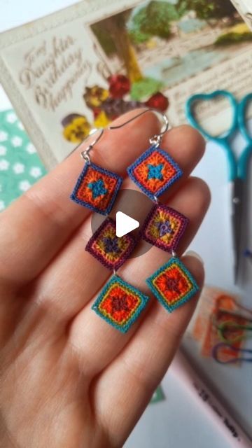 Micro Granny Square, Micro Crochet Earrings, Granny Square Earrings, Micro Crochet, Crochet Earrings Pattern, Crochet Leaves, Granny Square Crochet Pattern, Crochet Square, Little Garden