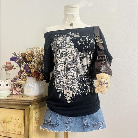 vintage off the shoulder top 🎀

such a cute grunge... - Depop Cute Grunge, Grunge 2000s, 2000s Style, May I, Off The Shoulder Top, 2000s Fashion, Shoulder Top, Off The Shoulder, Off Shoulder