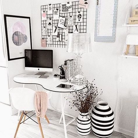 Cheap Home Office, Feminine Home Offices, Office Decorating, Desk Inspiration, White Desk, Office Area, Room Deco, Workspace Inspiration, Small Home Office