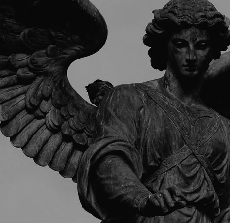 Angel Sculpture, Dark Angel, An Angel, Dark Academia, Solar, Angel, Statue, Sculpture, Tumblr