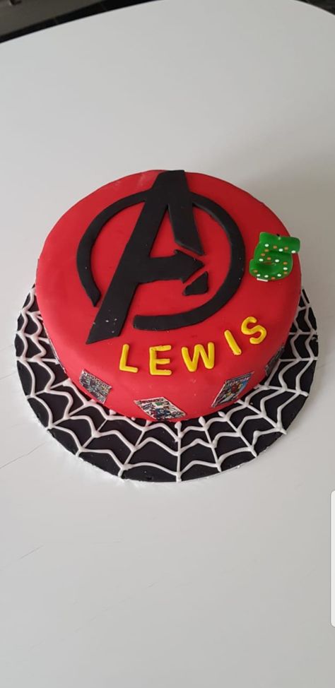 Easy Avengers Cake, Avenger Cakes For Boys, Avengers Cake Topper, Avengers Cake, Marvel Cake, Happy Birthday Cards Diy, Cake Diy, Avengers Party, Simple Cake Designs