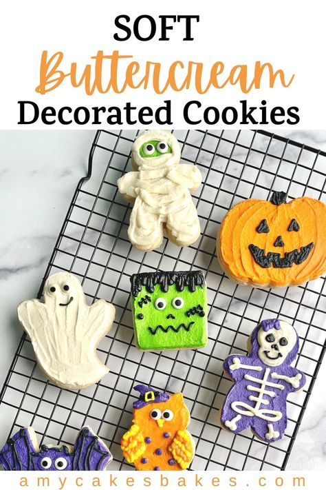 Several Halloween buttercream decorated sugar cookies on a cooling rack Amycakes Bakery, Cookies Flavors, Baking Therapy, Cut Out Cookie Recipe, Perfect Sugar Cookies, Buttercream Decorating, Halloween Sugar Cookies, Cookie Decorating Party, Spooky Food