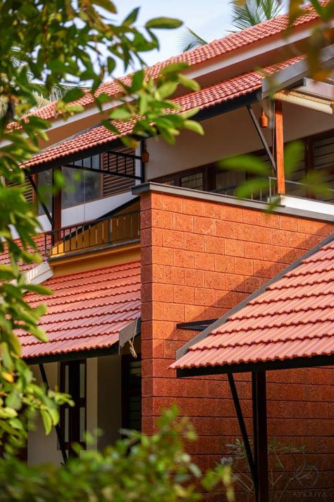 Manglore Tile Roof Design, Traditional Roof Design, Laterite Stone, Kerala Traditional House, Kerala Architecture, Brick Cladding, Bali House, Brick Garden, Indian Home Design