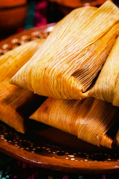 Te decimos dónde comer los mejores tamales este Día de la Candelaria (2 de febrero). Existe por lo menos una variedad de este platillo para cada estado. #gastronomia #tamales #comida #sabor Tamales Aesthetic, Menu Project, Shop Photoshoot, Eddie Diaz, Mexican Table, Instagram Funny Videos, Food Cravings, Scents, Snacks