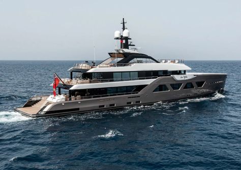 Used Yachts For Sale, Expedition Yachts, Luxury Yachts For Sale, Aluminum Decking, Vip Room, Master Room, Yacht For Sale, Motor Yacht, Luxury Yachts