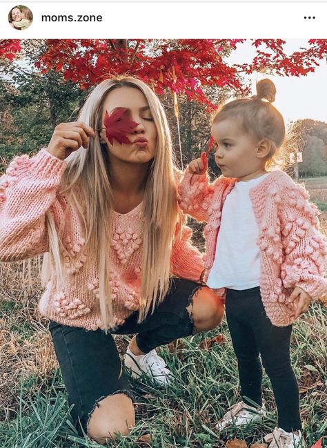 Matching Mommy Daughter Outfits, Mom Daughter Photos, Mom And Baby Outfits, Casual Sweaters Women, Mom Daughter Outfits, Mommy Daughter Outfits, Mother Daughter Outfits, Cute Matching, Mommy Daughter