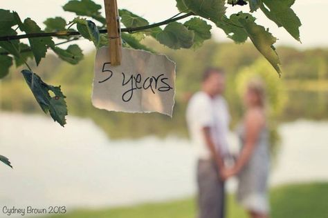 5 Year Anniversary Picture Ideas, 3 Year Anniversary Photoshoot, 1 Year Marriage Anniversary Photo Shoots, 5th Anniversary Photoshoot Ideas, Anniversary Shoot Ideas Couple, Wedding Anniversary Picture Ideas, 5 Year Wedding Anniversary Photoshoot, Couple Anniversary Pictures, 5 Year Anniversary Photo Shoot