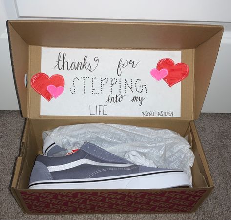 Cute way to decorate the shoe box. Good idea for when you get matching shoes! Boyfriend/ close friend edition:) Note For Shoe Gift, Shoes Boyfriend Gift, Diy Valentines Shoe Box, Decorate Shoe Box For Valentines, Gifting Shoes To Boyfriend, Shoe Box Decorating Ideas For Boyfriend, Asking To Be Valentine Ideas Boyfriends, Cute Shoe Box Gift Ideas, Boyfriend Shoes Gift Ideas