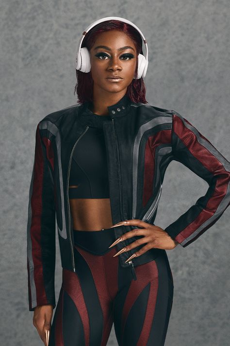 Sha’Carri Richardson wears Beats Solo 4. Available now on Apple.com in Matte Black, Slate Blue and Cloud Pink. #ShaCarri #Beatsbydre #Solo4 #wirelessheadphones #overearheadphones Female Sprinter, Noah Lyles, Sha Carri Richardson, Feminine Archetypes, Angel Reese, Dre Headphones, Running Photography, Naomi Osaka, Head Phones