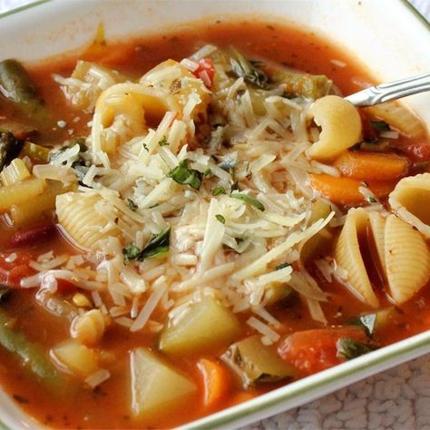 Minestrone Soup Recipe, Spaghetti Carbonara, Minestrone Soup, Soup And Stew, Minestrone, Soup And Sandwich, Delicious Soup, Food Network, A Bowl