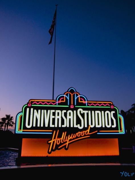 Universal Studio Hollywood California - We thought this was a neat place many years ago. Now they have one in Florida. But it sure was fun at the time in California. At the time we had never seen anything so cool...LOL. Los Angeles Aesthetic, Hollywood Aesthetic, California Life, Universal Studio, Burbank California, Cali Life, California Vibe, Universal Studios Hollywood, California Love