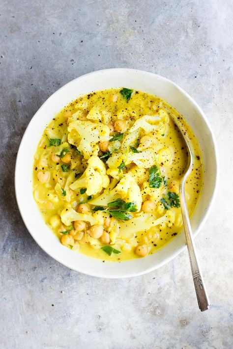 vegan cauliflower chickpea golden stew Golden Stew, Cauliflower Stew, Cauliflower Chickpea, Coconut Broth, Turmeric Cauliflower, Low Oxalate, Plats Healthy, Vegan Stew, Vegan Curry