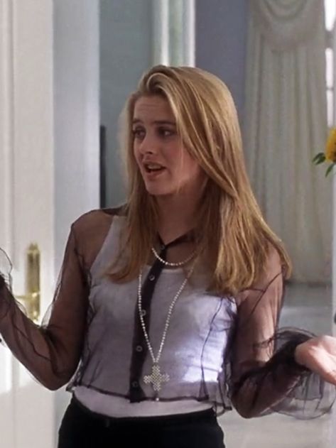 All the Clueless Outfits We'd Still Wear Today | Who What Wear Clueless Aesthetic, Cher Outfits, Clueless Fashion, Alicia Silverstone, Style Parisienne, 90s Inspired Outfits, Clueless Outfits, Look Retro, 90s Fashion Outfits