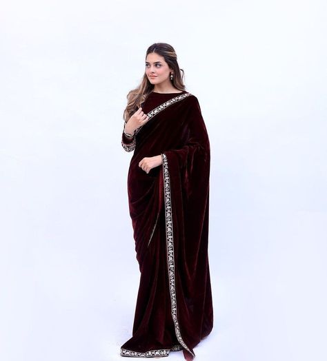 Saree Velvet, Velvet Saree, Sequence Saree, Cut Blouse, Choli Blouse, Indian Saree Blouse, Indian Bollywood, Work Sarees, Saree Look