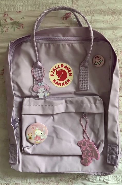 Fjallraven Kanken Backpack Aesthetic, Fjallraven Kanken Aesthetic, Aesthetic Kanken, Kanken Bag, Mochila Fjallraven Kanken, Mochila Kanken, Tas Mini, Stylish School Bags, School Bag Essentials