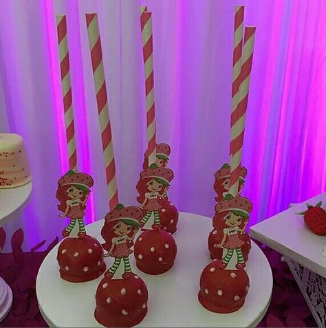 Strawberry shortcake cakepops Strawberry Shortcake Cakepops, Strawberry Shortcake Cake Pops, Shortcake Aesthetic, Berry Party, Covered Apples, Strawberry Shortcake Birthday, Strawberry Shortcake Cake, Strawberry Shortcake Cartoon, Baby Shower Theme Decorations