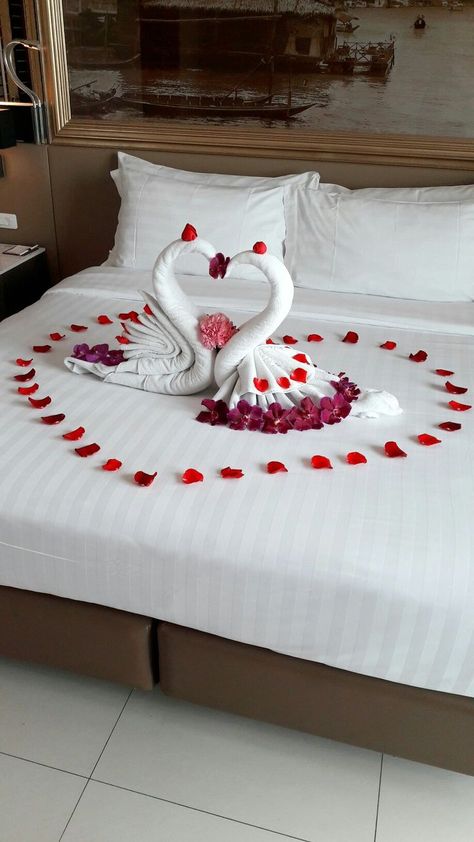 bedroom decoration for wedding night Honeymoon Bed, Honeymoon Rooms, Romantic Room Surprise, Romantic Room Decoration, Bride To Be Balloons, Wedding Bed, Birthday Room Decorations, Beautiful Bedroom Decor, Decoration For Wedding