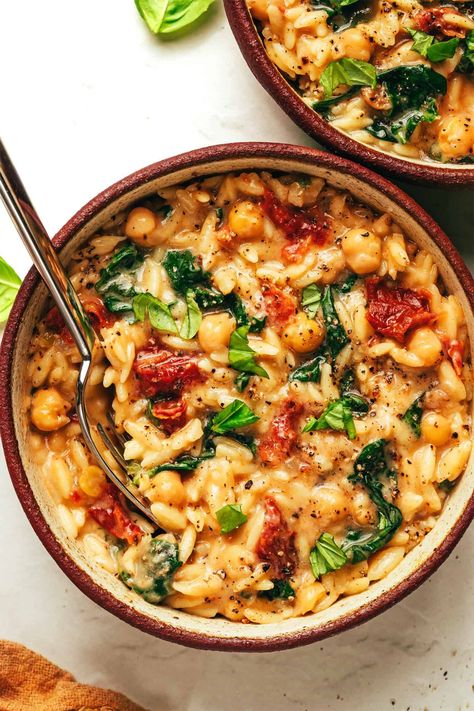 Marry Me Chickpeas and Orzo - Gimme Some Oven Merry Me Chickpea Recipe, Chickpea Dinners, Summer Meals Vegetarian, Chickpea Risotto, Orzo Meal Prep, Chickpea Dinner Recipes, Marry Me Chicken Recipes, Pescatarian Dinners, Orzo Vegan