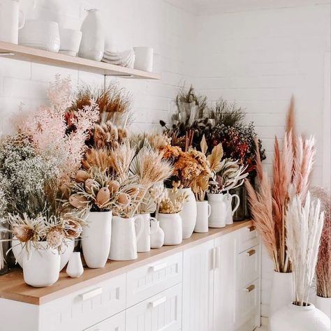 Where to buy dried flowers online, how to care for them, and which stems dry best. All your questions answered about dried florals! Grass Centerpiece, Flower Projects, Natural Bouquet, Dried Eucalyptus, Flower Bar, Florist Shop, Dried Floral, Dried Flower Bouquet, Dried Flower Arrangements