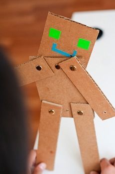 Cardboard Robot, Robot Craft, Do Crafts, Crafts And Activities For Kids, Cardboard Art, Things To Make, A Robot, Childrens Crafts, Cardboard Crafts