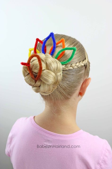 Turkey Bun for Thanksgiving from BabesInHairland.com #thanksgiving #bun #turkeybun #hair #hairstyle Style Front Bangs, Hairstyles For Holiday, Thanksgiving Hairstyles, Bangs Haircut, Thanksgiving Hair, Front Bangs, Hairstyles Cute, Wacky Hair Days, Wacky Hair