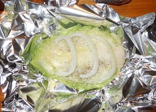 Cabbage On The Grill, Summer Dinner Recipes Grill, Grilled Cabbage, Foil Pack Dinners, Foil Packet Dinners, Foil Pack Meals, Foil Dinners, Foil Packet Meals, Campfire Food