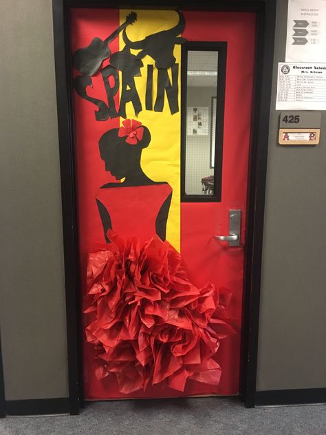 Spain Classroom door decoration My 2019 multicultural decor Spain Classroom Theme, Spain Bulletin Board Ideas, Spain Door Decorations Classroom, Spain Classroom Decoration, Spain Party Decorations, Spanish Door Decorations Classroom, Spanish Classroom Door Ideas, Spain Decorations Party, Spain Party Theme