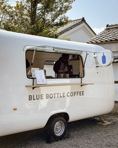 Instagram Cute Food Truck Ideas, Coffee Truck Aesthetic, Coffee Van Ideas Mobile Cafe, Aesthetic Food Truck, Van Coffee Shop, Ice Cream Truck Aesthetic, Foodtruck Design, Vintage Food Truck, Mobile Cafe