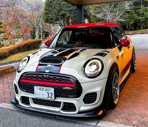 Mini Cooper Tuning, Mini Cooper Stripes, Mini Cooper Works, Garage Goals, Mini Cooper Sport, Mini Cooper Custom, Mini Jcw, Mini Ideas, Mini Copper