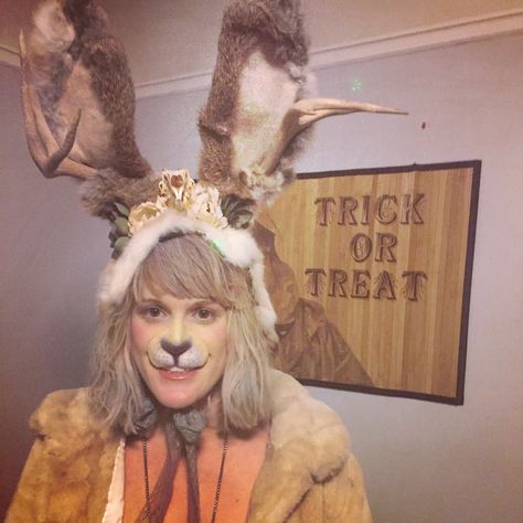 Jackalope costume headdress with real skull and real antlers. Halloween. Jackalope Costume, Future Costume, Real Skull, Costume Inspo, Costume Diy, Play Dress, Diy Costumes, Playing Dress Up, Costume Ideas