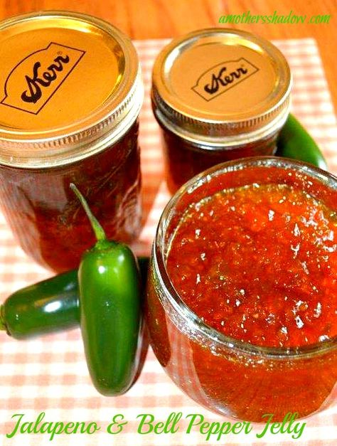 Best Jalapeno and Bell Pepper Jelly, easy to home can/preserve Bell Pepper Jelly, Red Pepper Jelly Recipe, Jalapeno Jelly Recipes, Jalapeno Pepper Jelly, Pepper Jelly Recipes, Jalapeno Jelly, Red Pepper Jelly, Hot Pepper Jelly, Jam Recipes Homemade