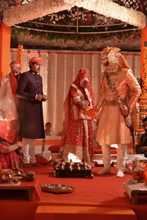 Rajput Couple, Rajputi Wedding, Rajput Wedding, Rajputi Culture, Rajasthani Culture, Indian Wedding Pictures, Indian Royalty, Rajasthani Bride, Best Indian Wedding Dresses