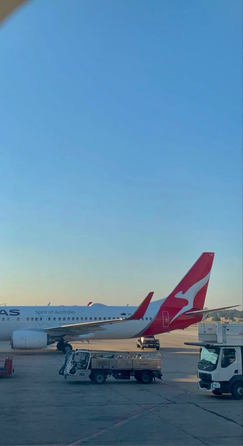 melbourne airport Melbourne Airport, Maitland Ward, Airport Pictures, At Airport, Travel Inspo, Photography Portfolio, Camera Roll, Sydney Opera House, Melbourne