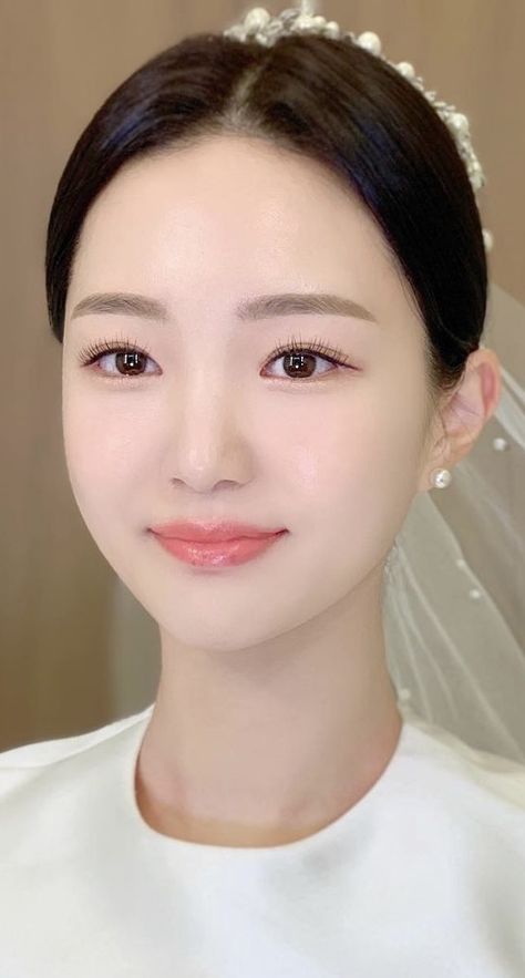 Korean Bridal Makeup, Korean Wedding Makeup, Wedding Korean, Makeup Studio Decor, Monolid Makeup, Interview Outfits, Makeup Bridal, Korean Wedding, Makeup Studio