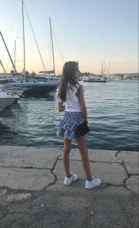 Stockholm Fashion Summer, Outfits Stockholm, Mini Skirts Outfits Summer, Costal Granddaughter, Rara Skirt, White Skirt Outfits, Skirt Outfit Summer, Nyc Girl, Stockholm Style