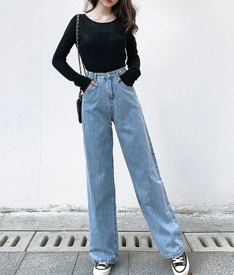 High-Waist Washed Loose Fit Jeans (unopened button holes) Pants Aesthetic, Streetwear Trousers, High Waist Wide Leg Jeans, Womens Fashion Jeans, Loose Fit Jeans, Jeans Mom, Mom Jean, Swaggy Outfits, Pantalon Large